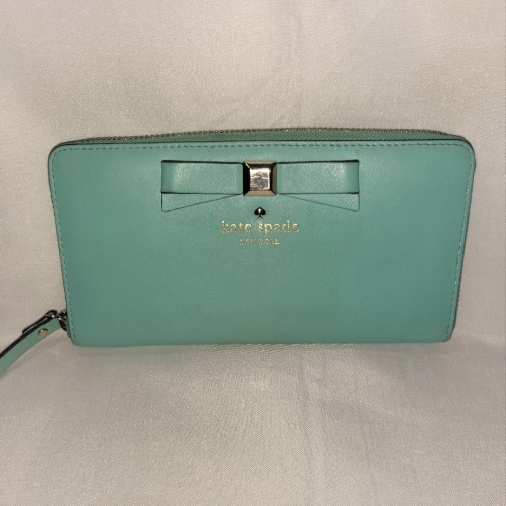 Kate Spade turqoise wallet